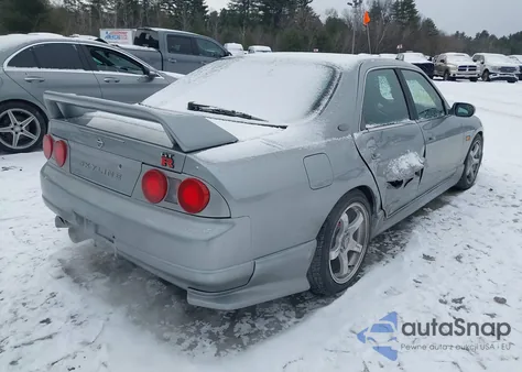 1998 Nissan Skyline z USA, uszkodzony, nr VIN HR33105907